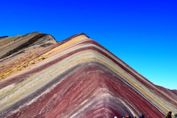 Viajando por Perú — Vinicunca, la montaña de siete colores