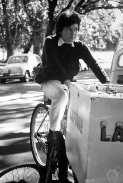 Alejandra en bicicleta